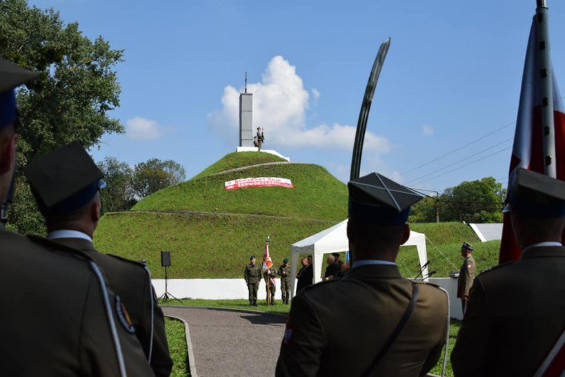 Polskie Termopile - Instytut Historyczny NN im. Andrzeja Ostoja Owsianego